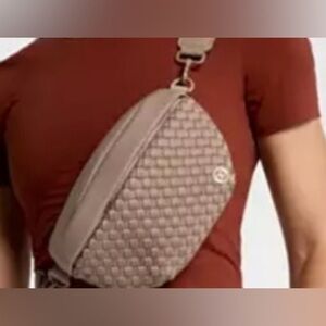 CALIA by Carrie Underwood Small Quilted Crossbody Belt Bag in Taupe